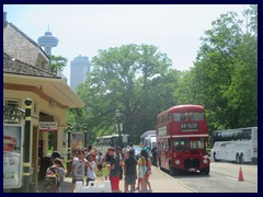 Clifton Hill - double decker tour bus